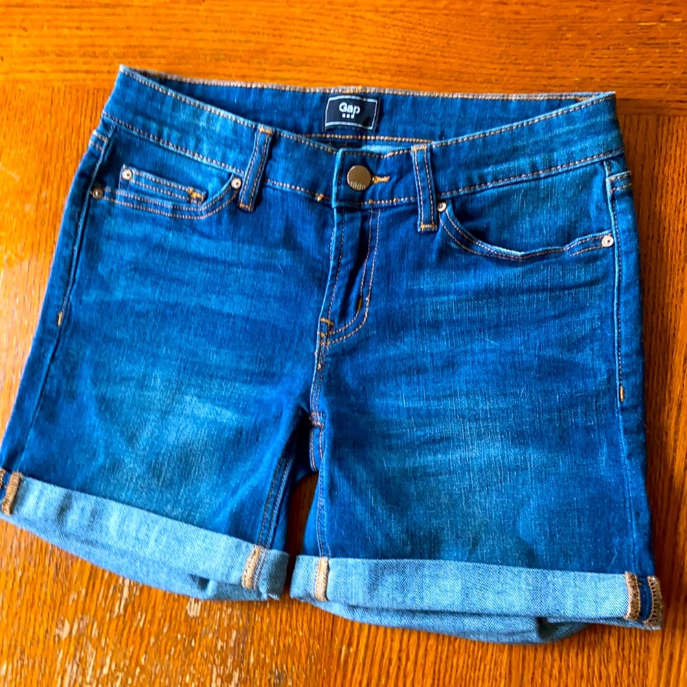 Gap Denim shorts Sz 0, waist 29 in